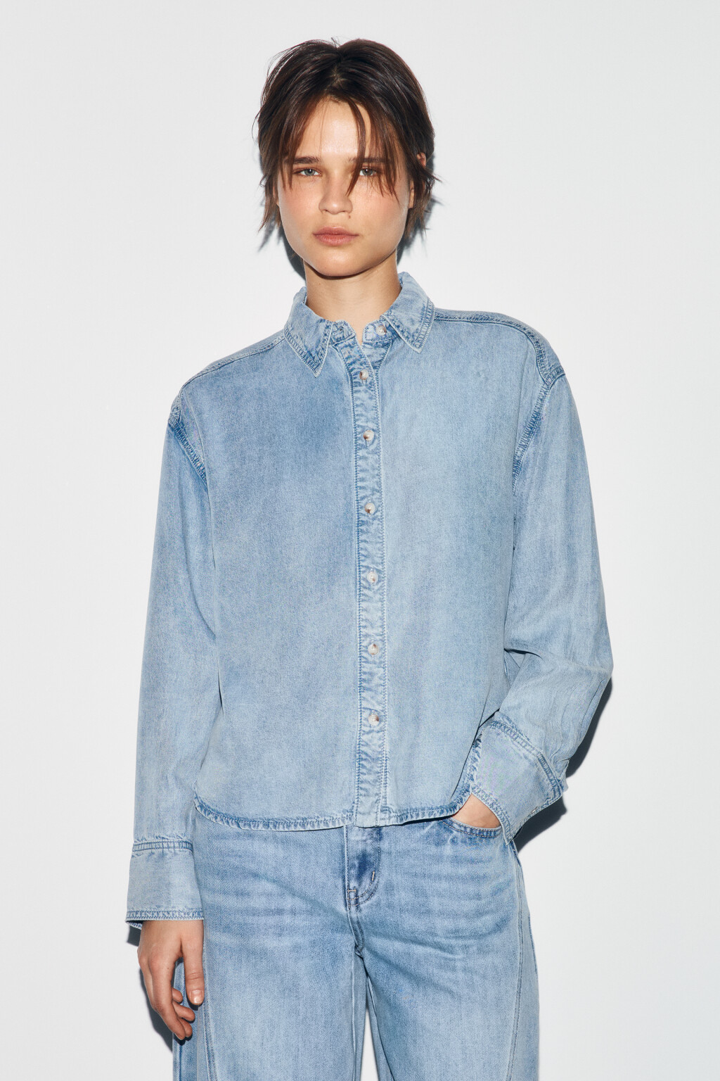 Рубашка-овершот прямая джинсовая из лиоцелла - цвет голубой - 3