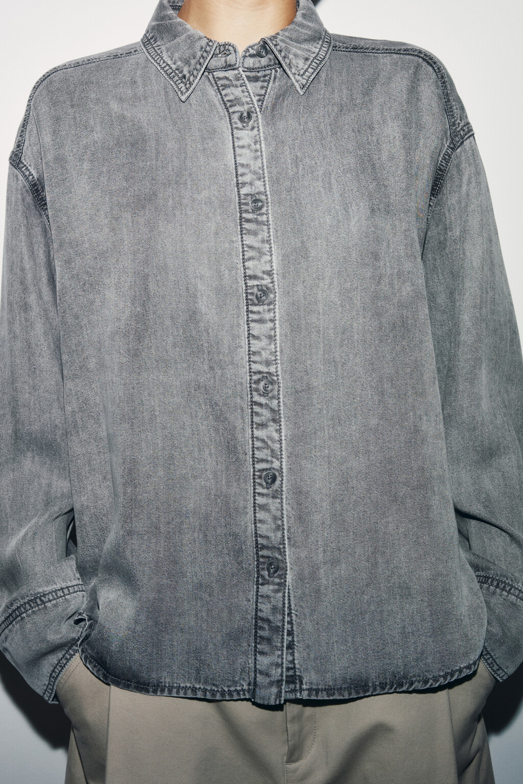 Рубашка-овершот прямая джинсовая из лиоцелла - цвет серый - 5