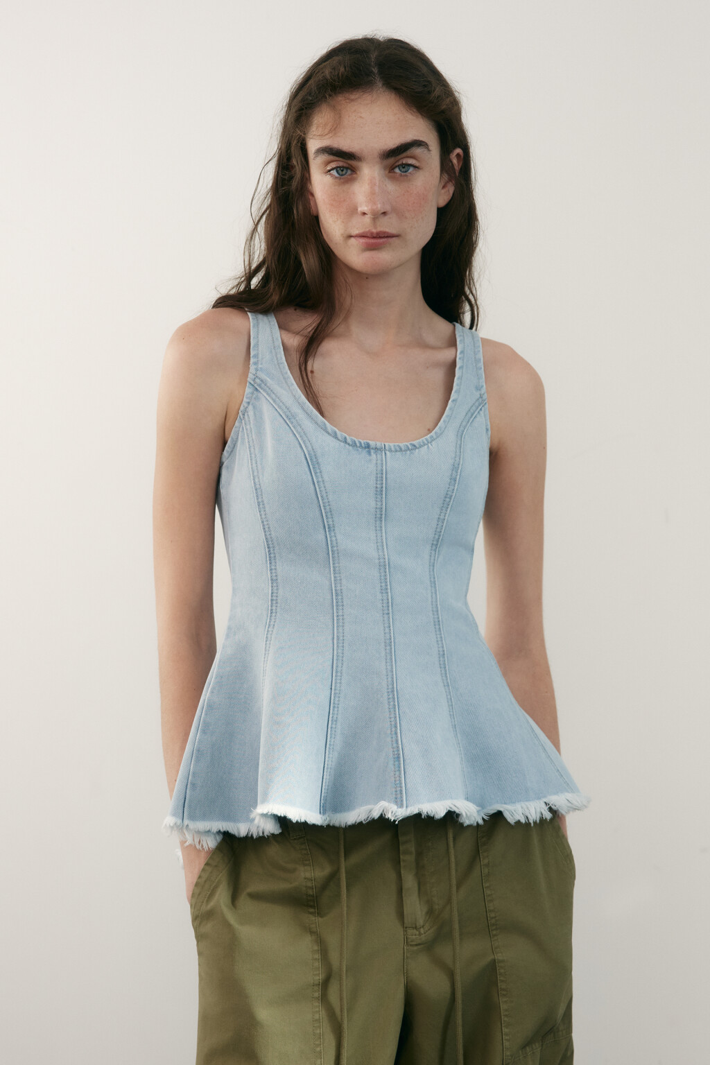 Блузка-топ джинсовая - цвет голубой - 3
