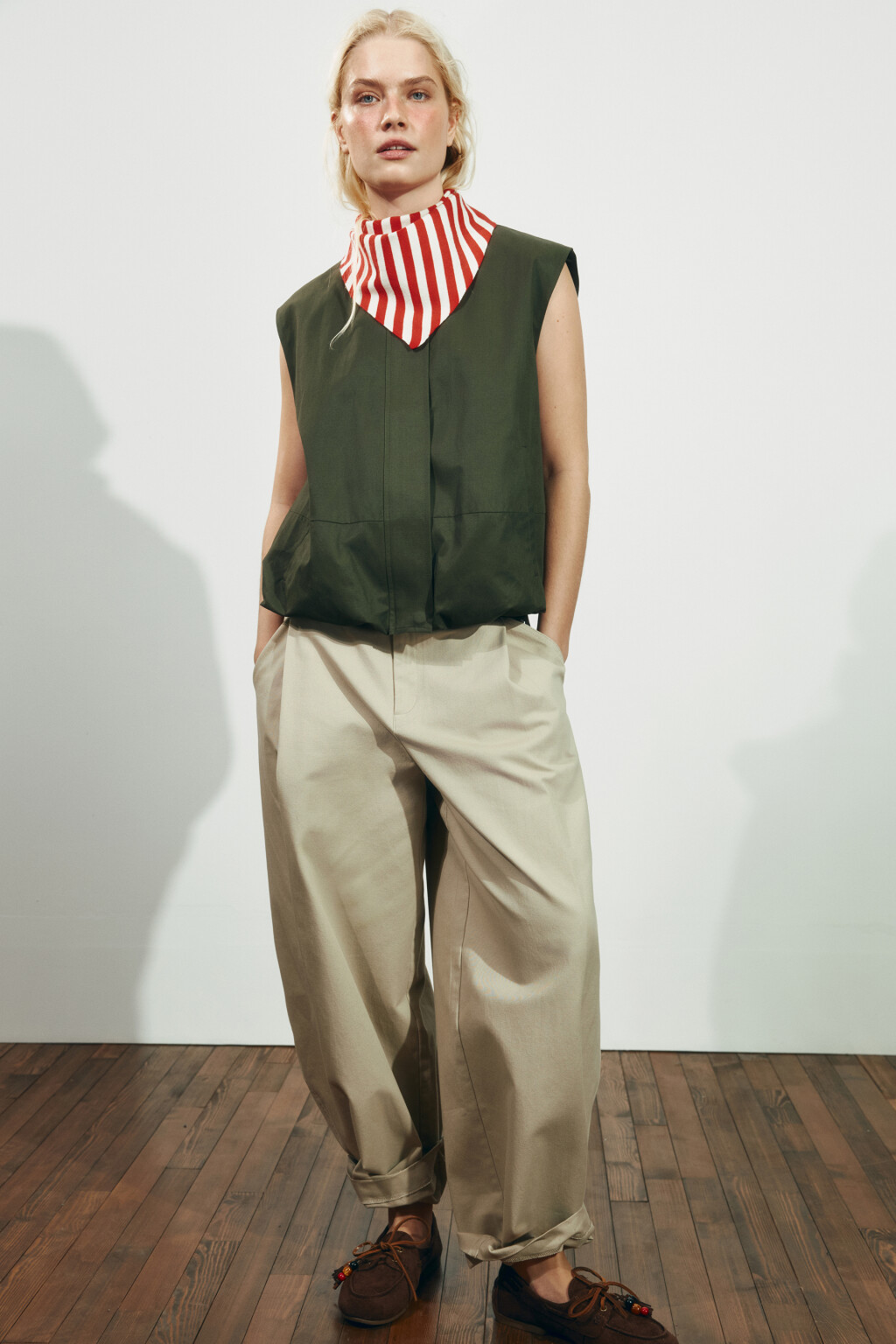 Жилет на молнии с круглым вырезом - цвет зеленый - 2