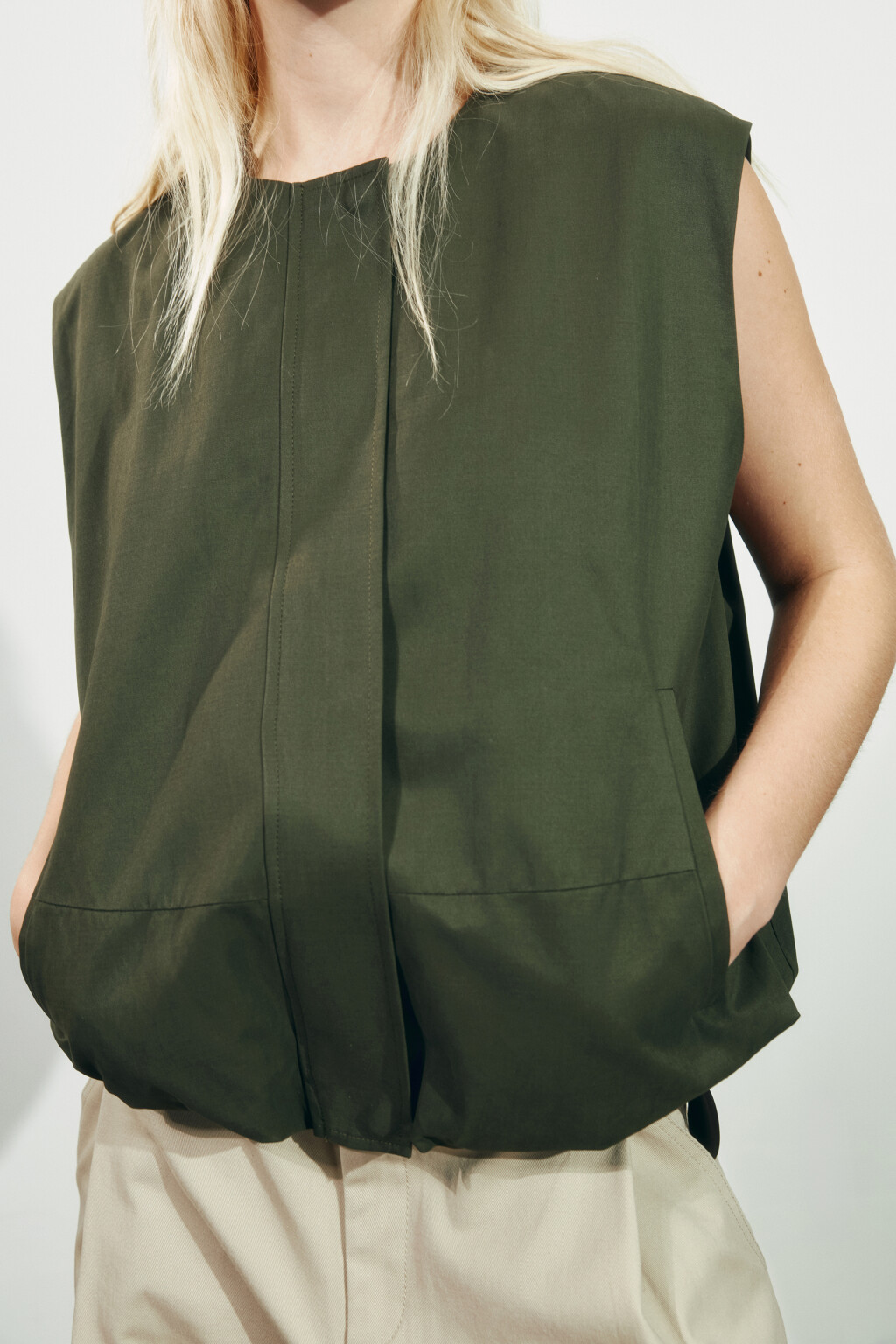 Жилет на молнии с круглым вырезом - цвет зеленый - 6