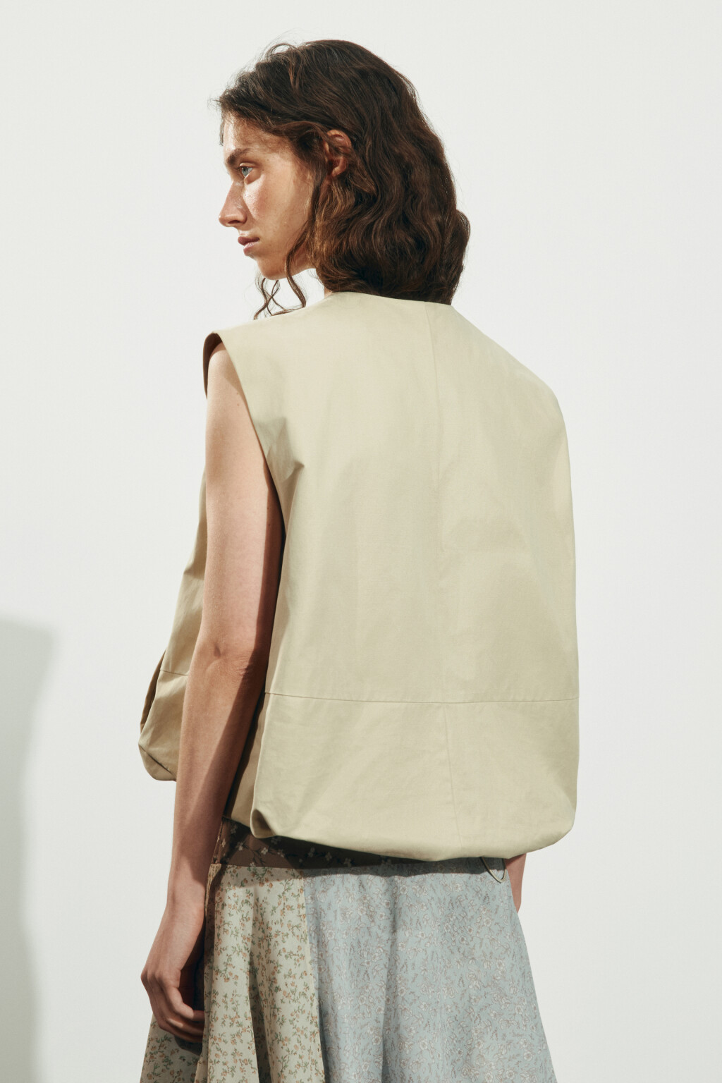 Жилет на молнии с круглым вырезом - цвет бежевый - 3