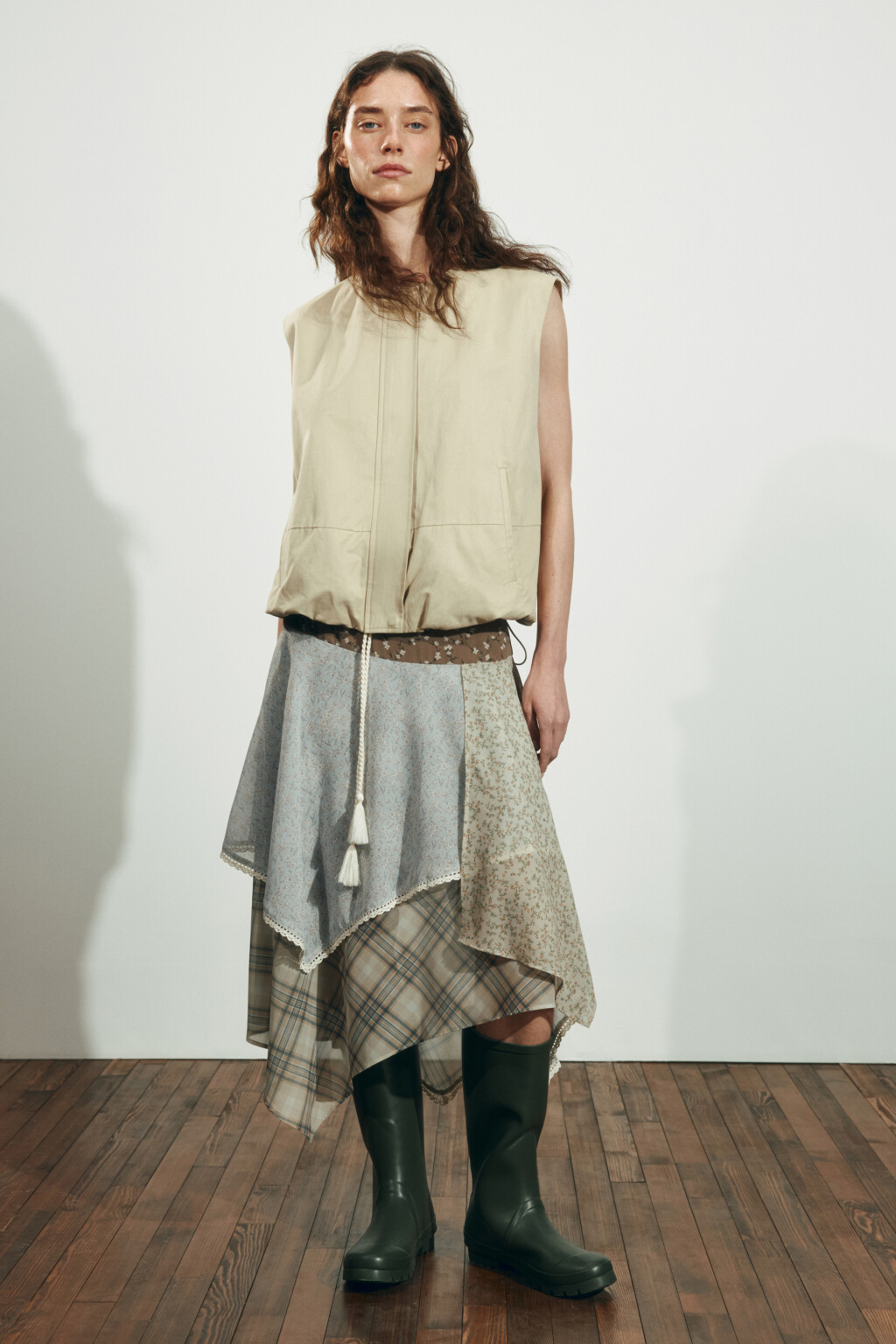 Жилет на молнии с круглым вырезом - цвет бежевый - 4