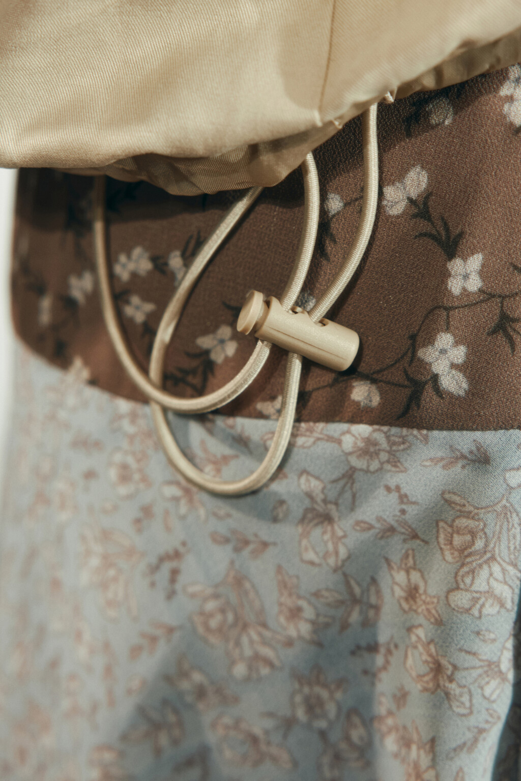 Жилет на молнии с круглым вырезом - цвет бежевый - 8