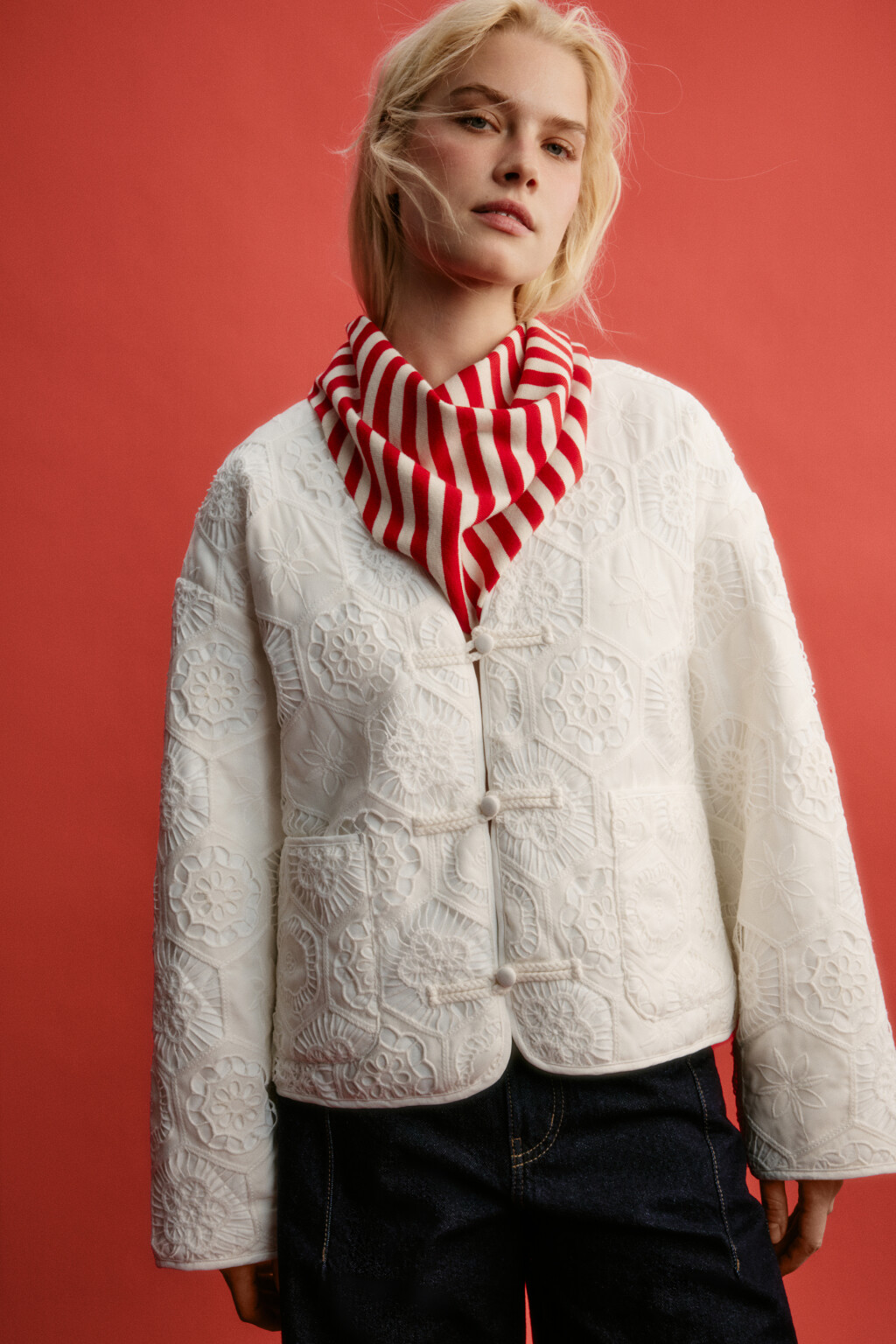 Жакет-бомбер укороченный на петлях с узором - цвет молочный - 1