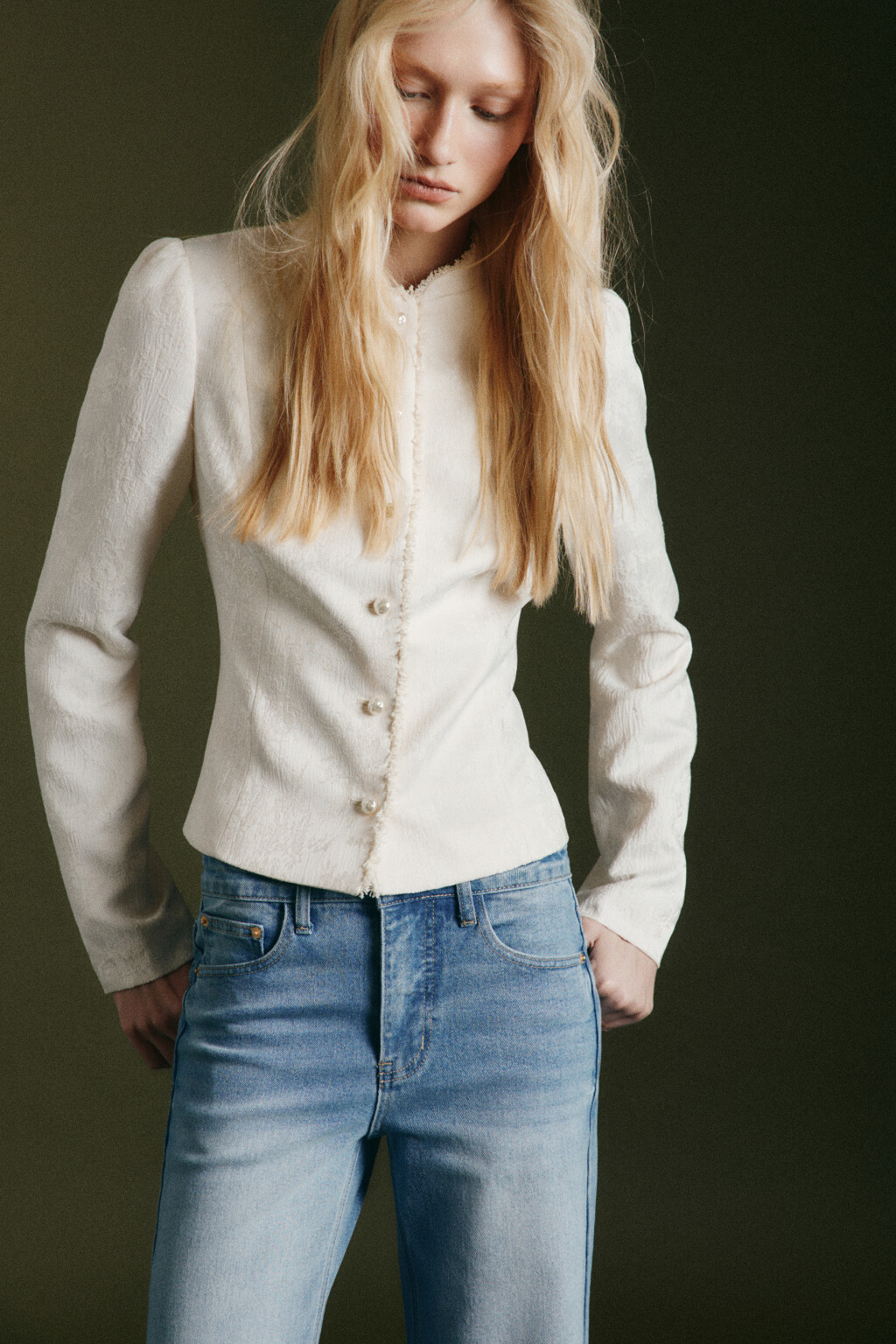 Жакет приталенный с ажурным узором - цвет молочный - 1