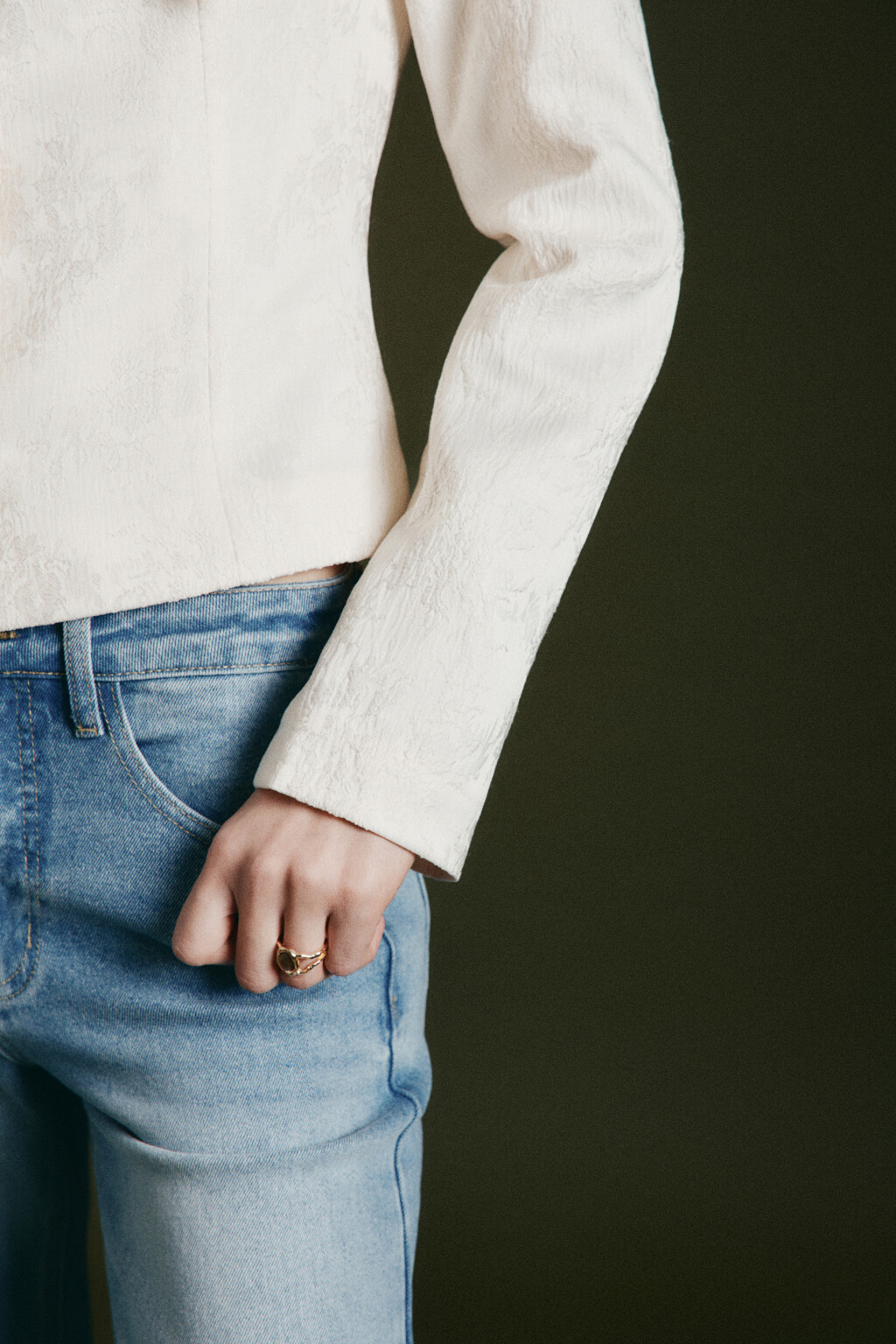 Жакет приталенный с ажурным узором - цвет молочный - 7