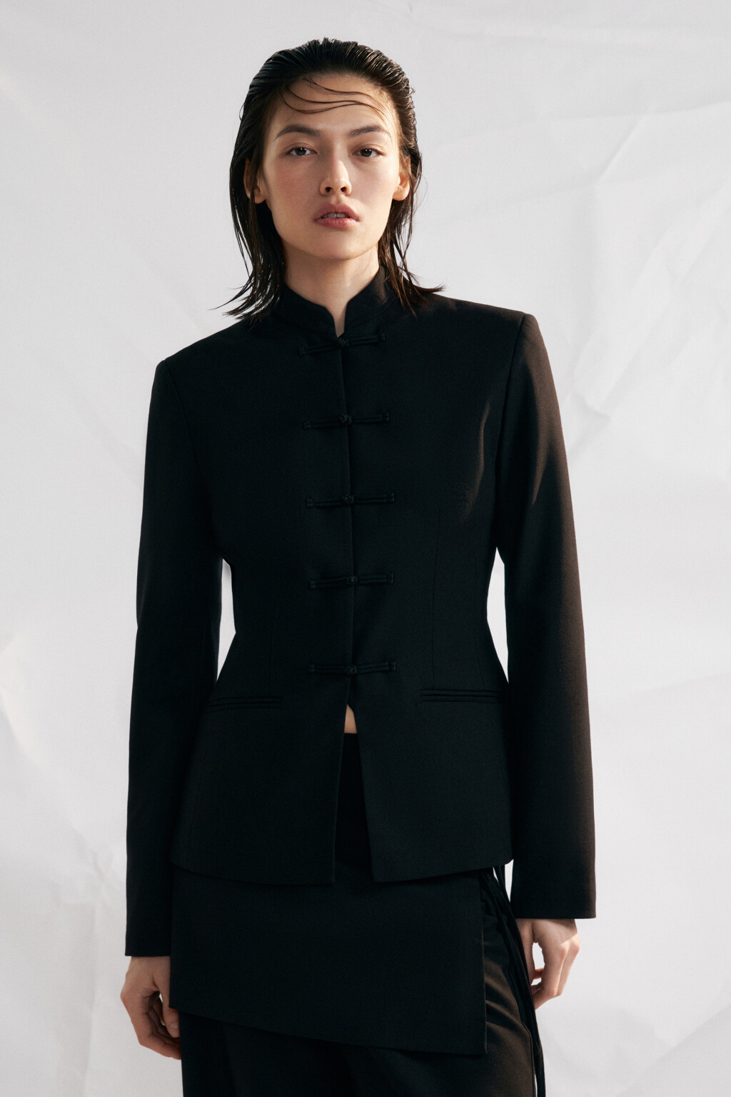 Жакет приталенный со льном - цвет черный - 2