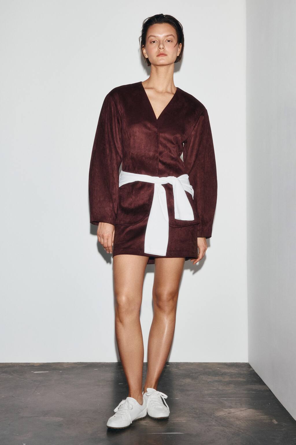 Пиджак приталенный с замшевой фактурой - цвет коричневый - 5