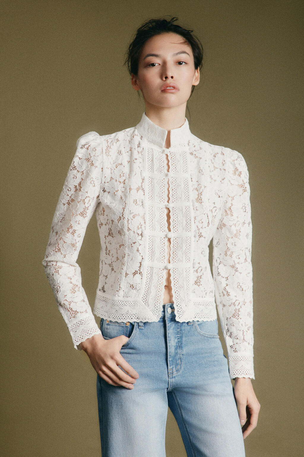 Жакет укороченный полуприлегающий кружевной - цвет молочный - 2