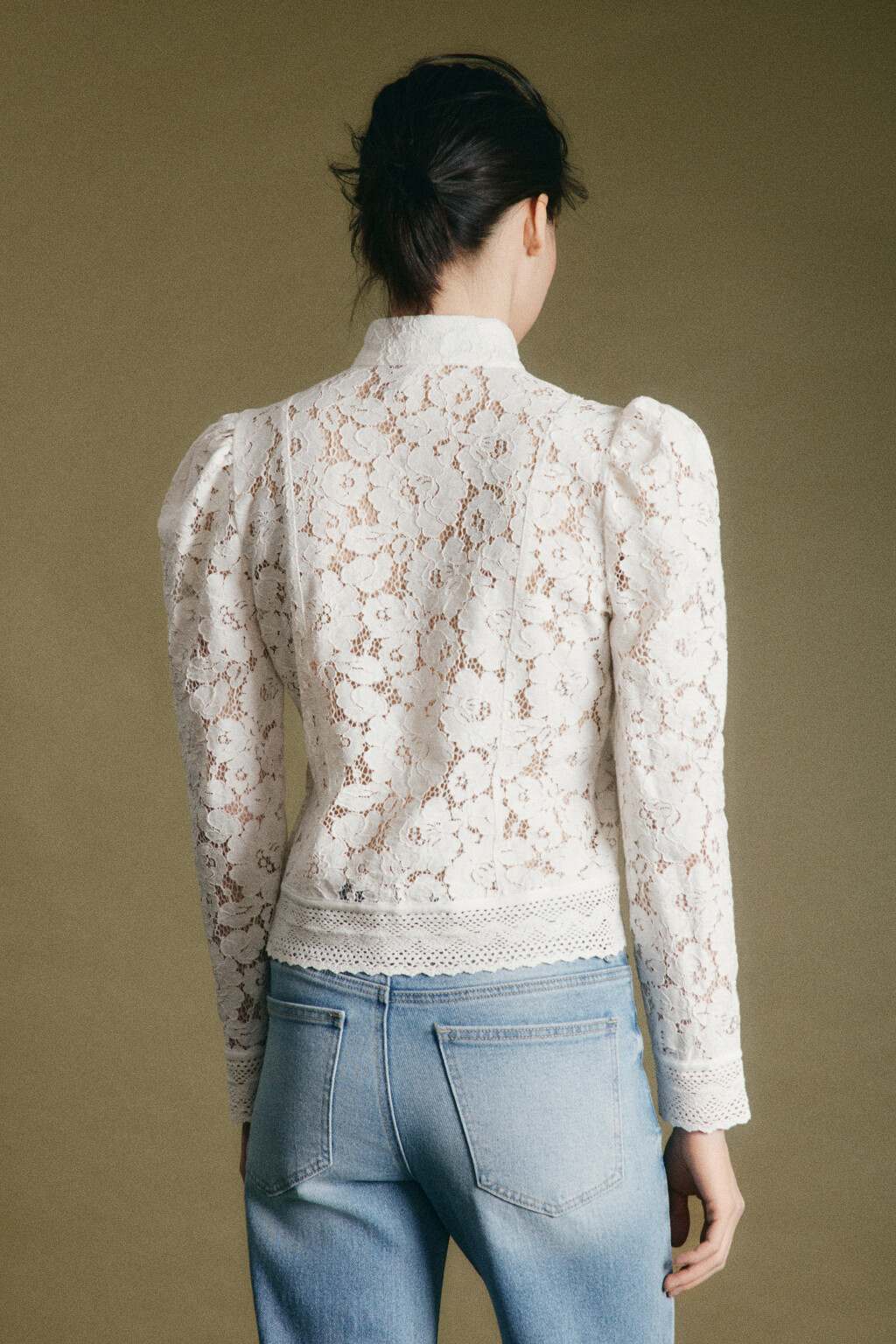 Жакет укороченный полуприлегающий кружевной - цвет молочный - 3