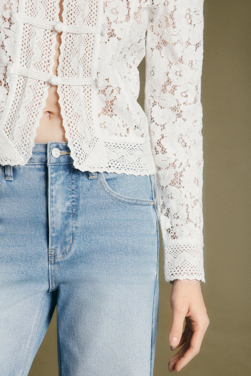 Жакет укороченный полуприлегающий кружевной - цвет молочный - 6