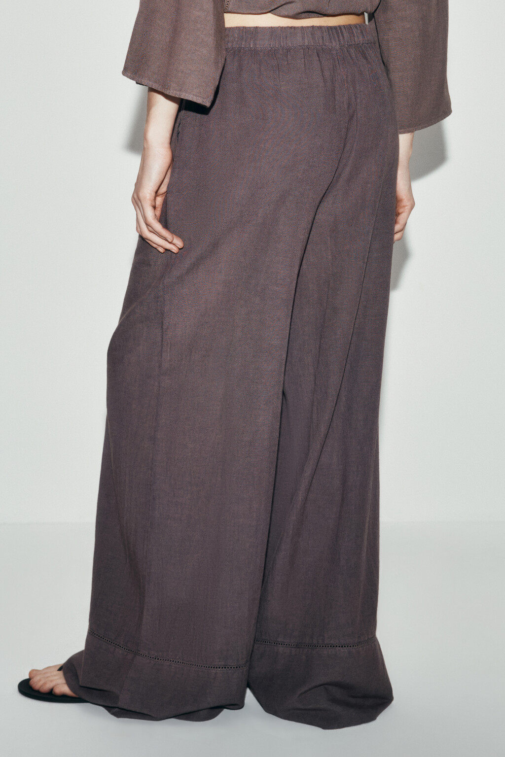 Брюки wide leg со средней посадкой и льном - цвет коричневый - 3