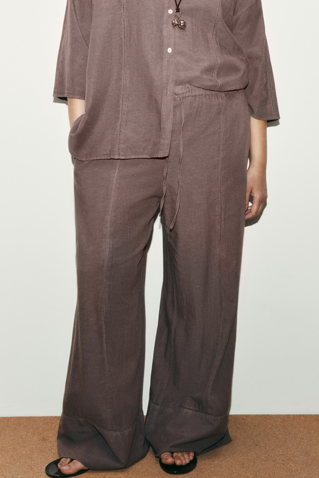 Брюки wide leg со средней посадкой и льном - цвет коричневый - 1