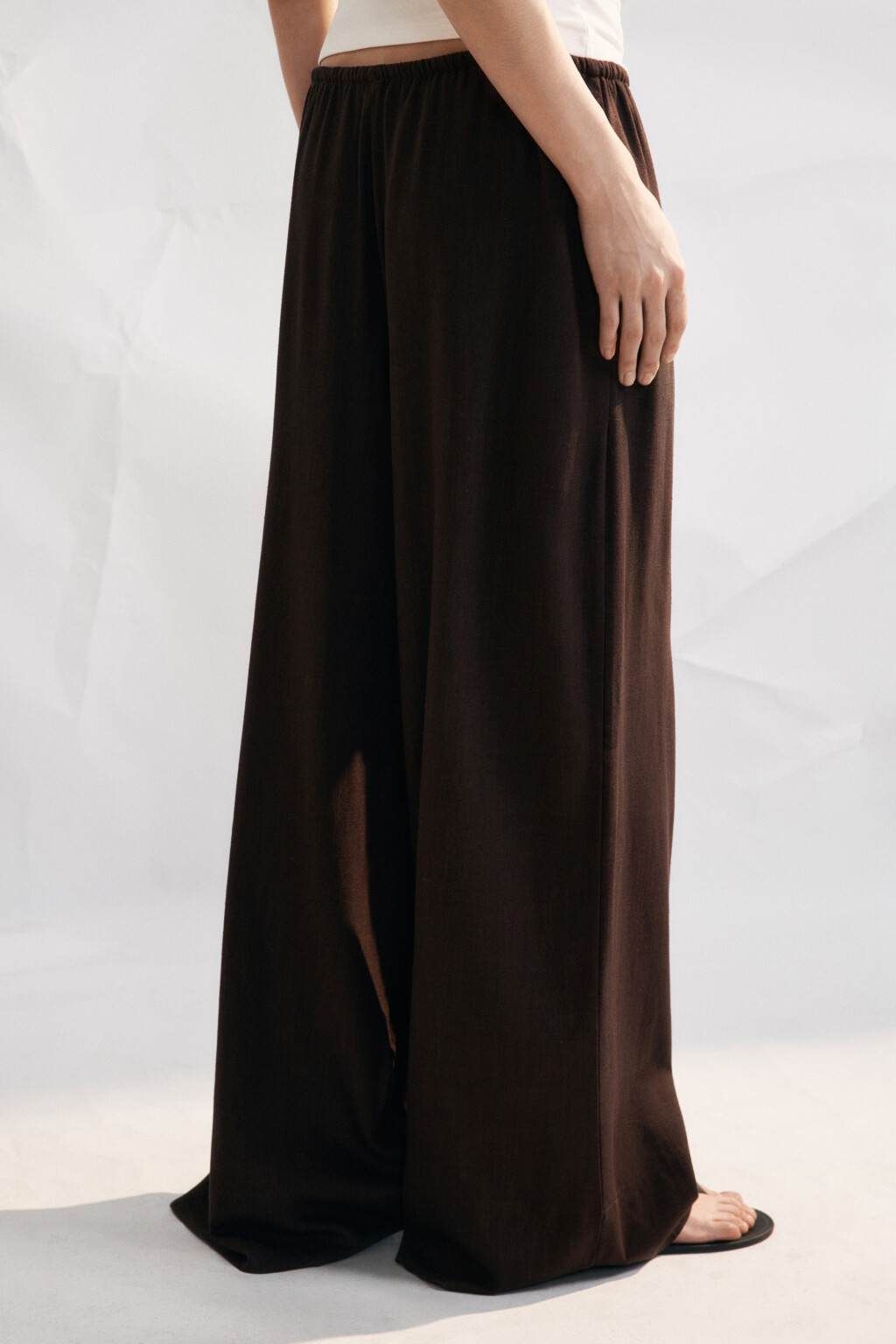 Брюки широкие вискозные на завязках со льном - цвет коричневый - 3