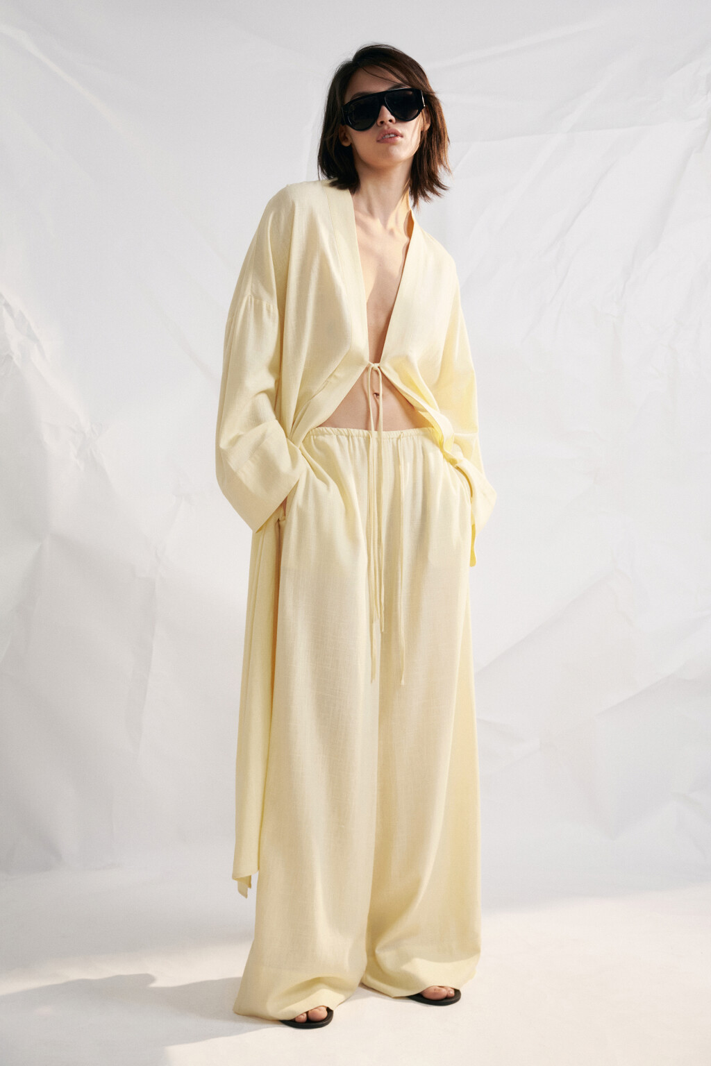 Брюки широкие вискозные на завязках со льном - цвет ванильный - 4