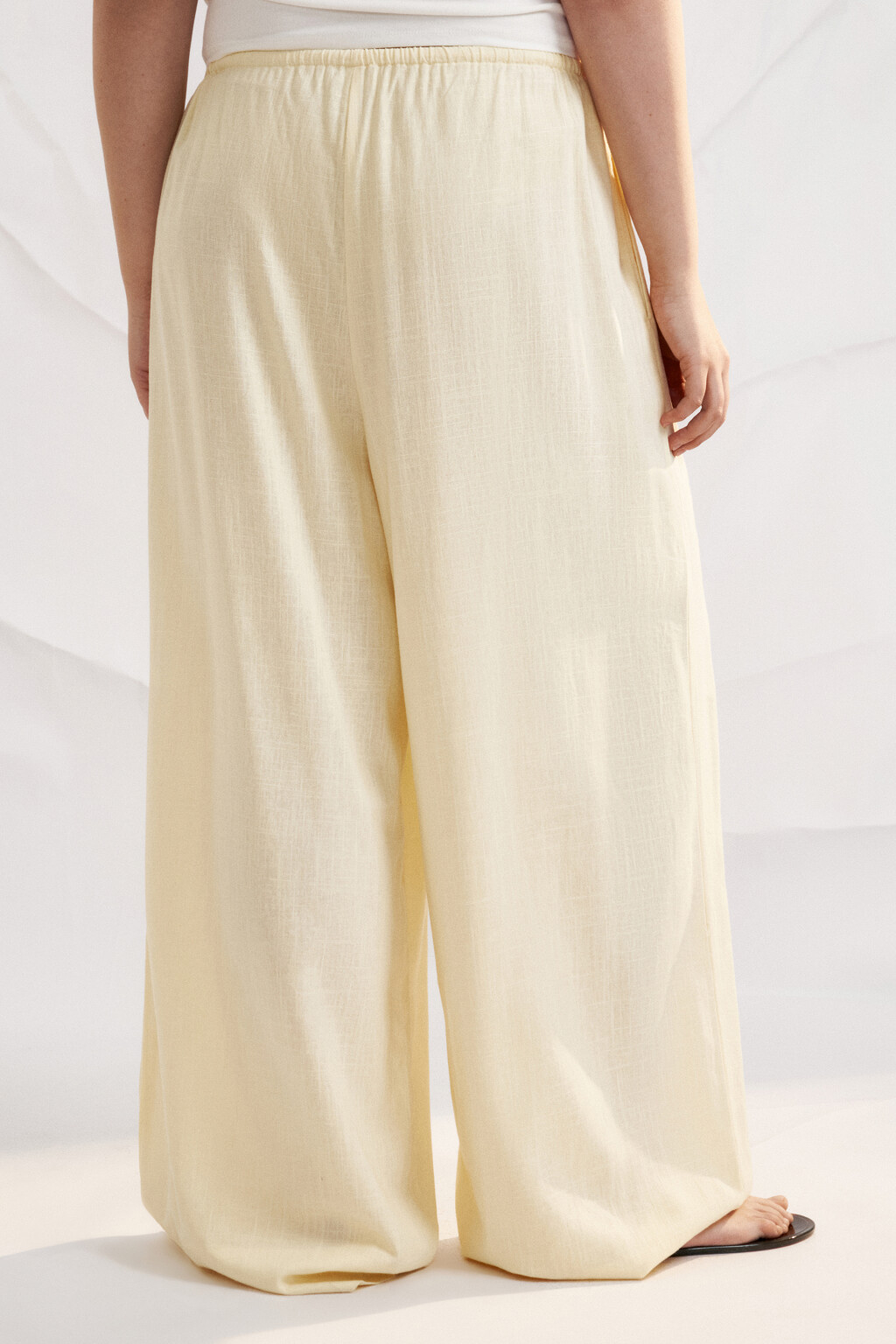 Брюки широкие вискозные на завязках со льном больших размеров - цвет ванильный - 3