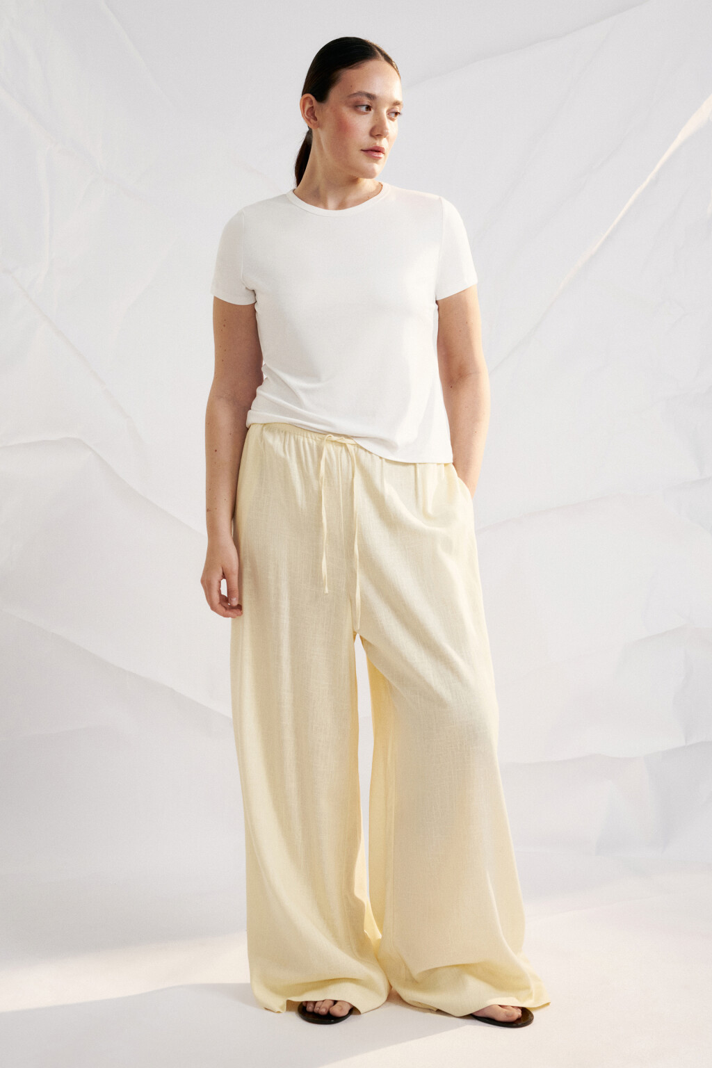 Брюки широкие вискозные на завязках со льном больших размеров - цвет ванильный - 4