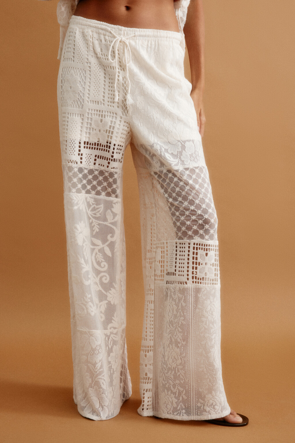 Брюки пэчворк широкие ажурные на завязках - цвет молочный - 2