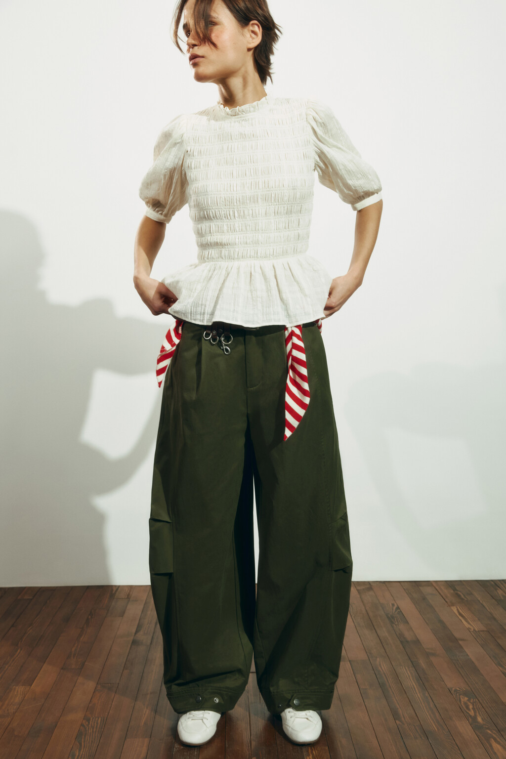 Брюки barrel fit со средней посадкой укороченные - цвет зеленый - 1