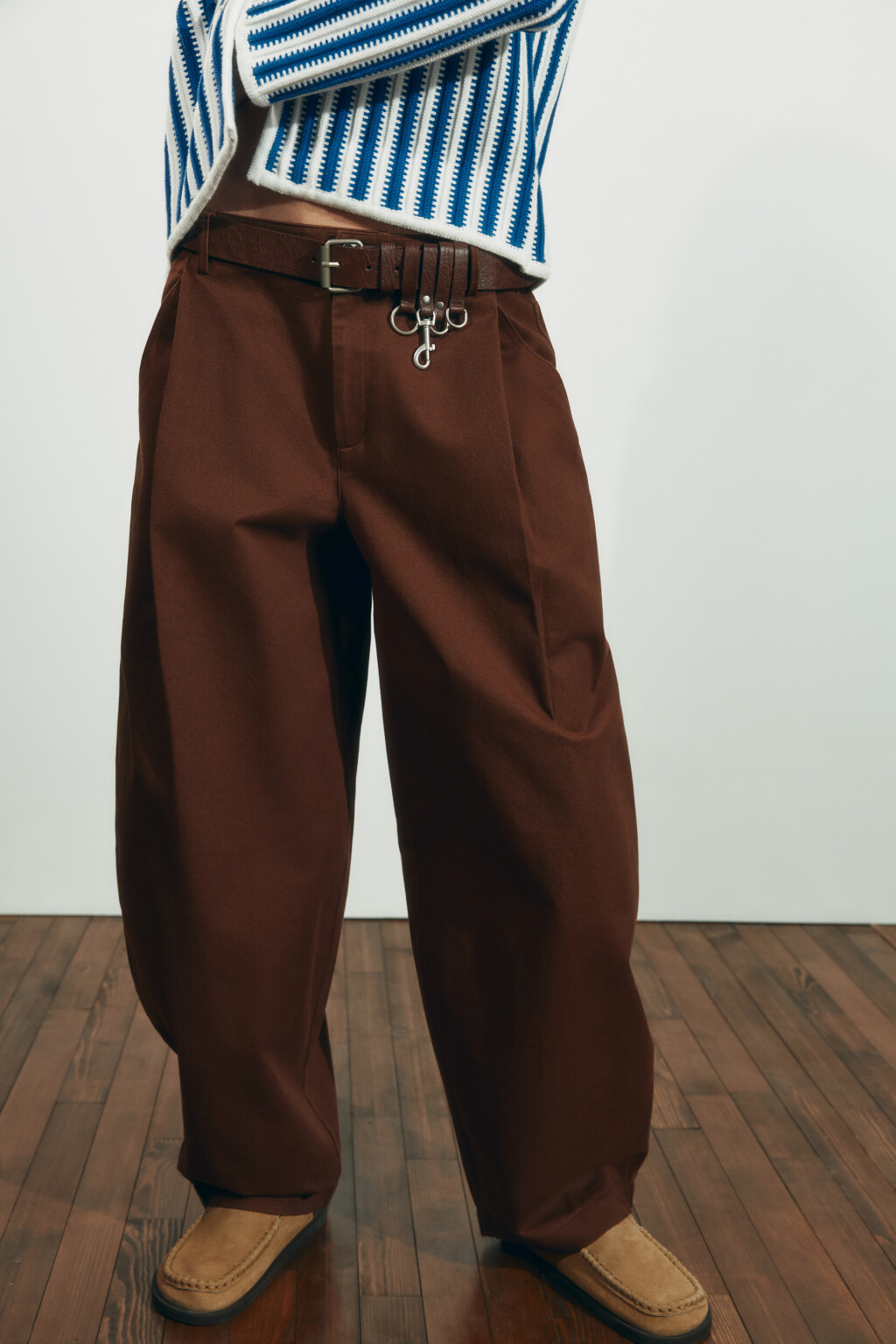 Брюки barrel fit костюмные со средней посадкой - цвет коричневый - 3