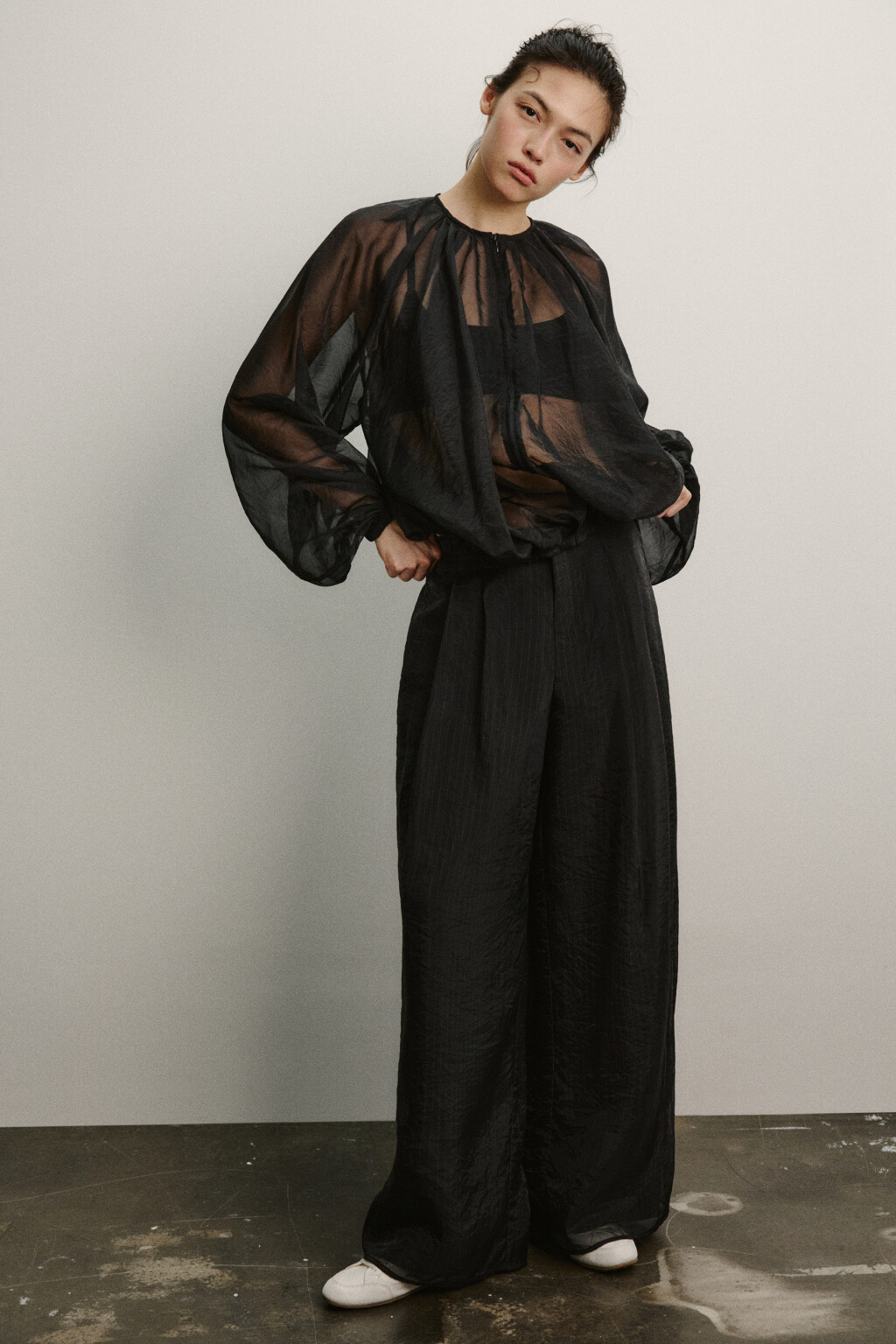 Брюки широкие с высоком посадкой и полупрозрачным вторым слоем - цвет черный - 1