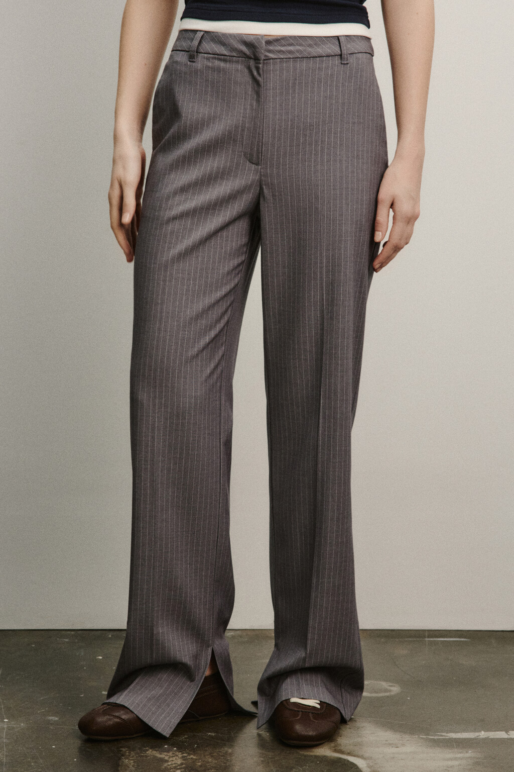 Брюки straight fit костюмные со средней посадкой - цвет серый - 3