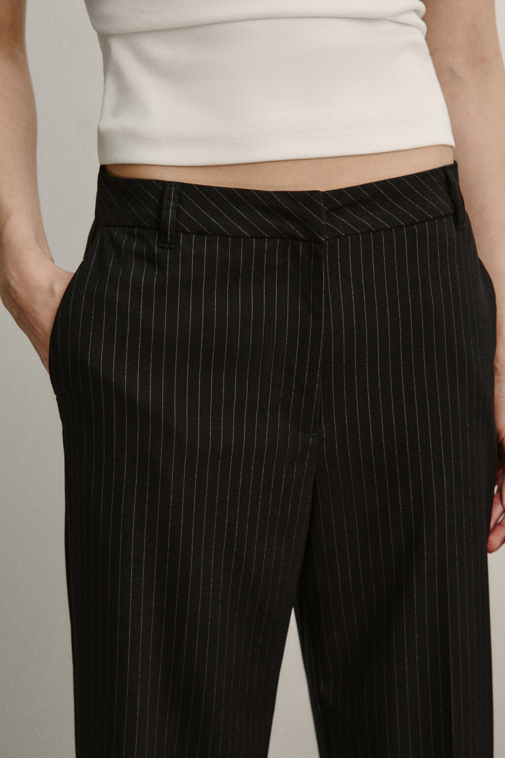 Брюки straight fit костюмные со средней посадкой - цвет черный - 6