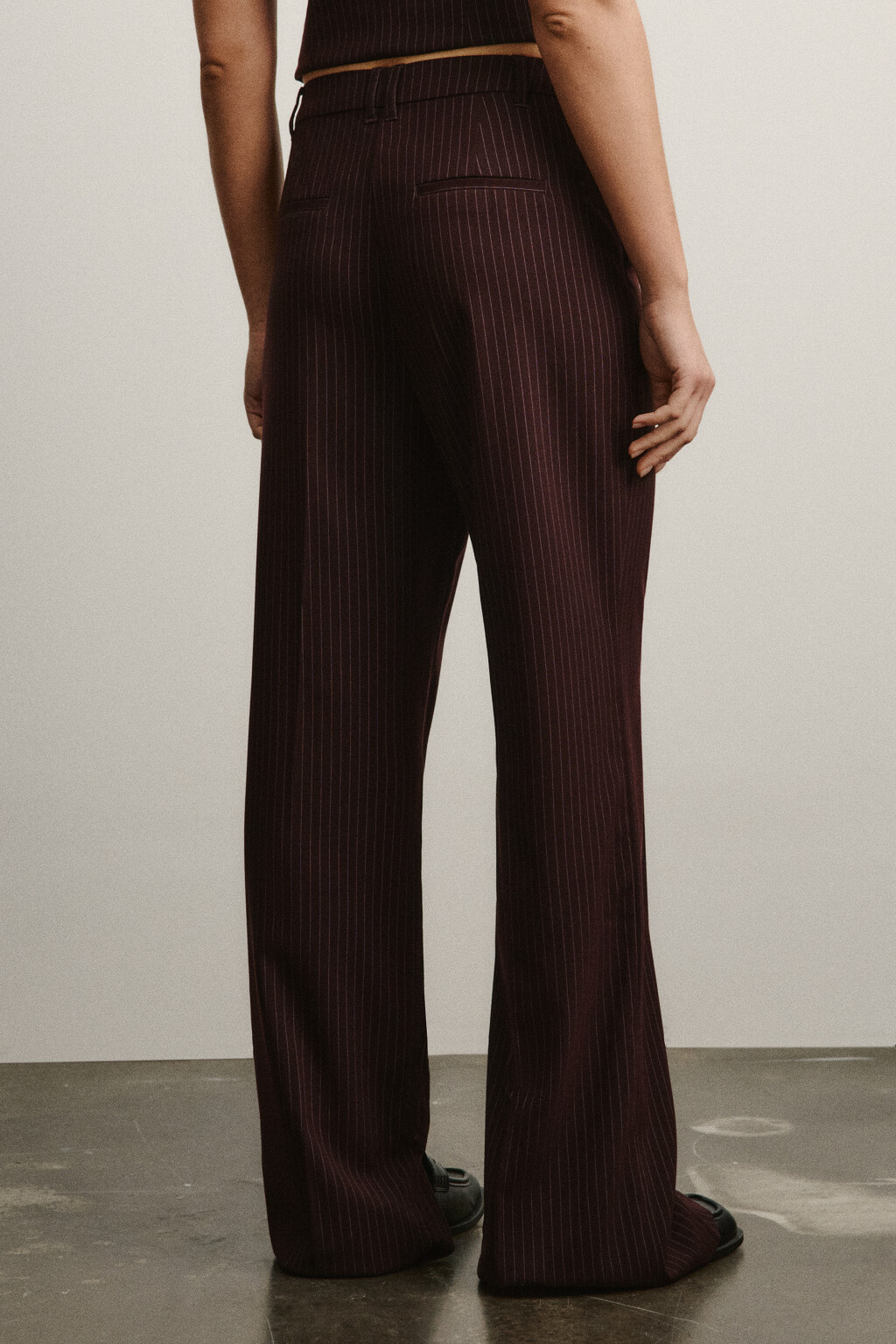Брюки straight fit костюмные со средней посадкой - цвет бордовый - 3
