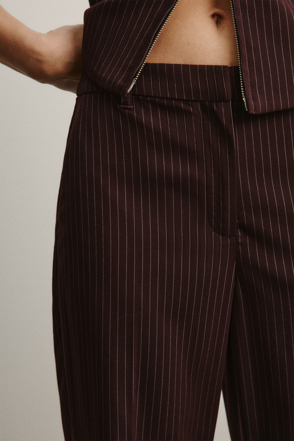 Брюки straight fit костюмные со средней посадкой - цвет бордовый - 5