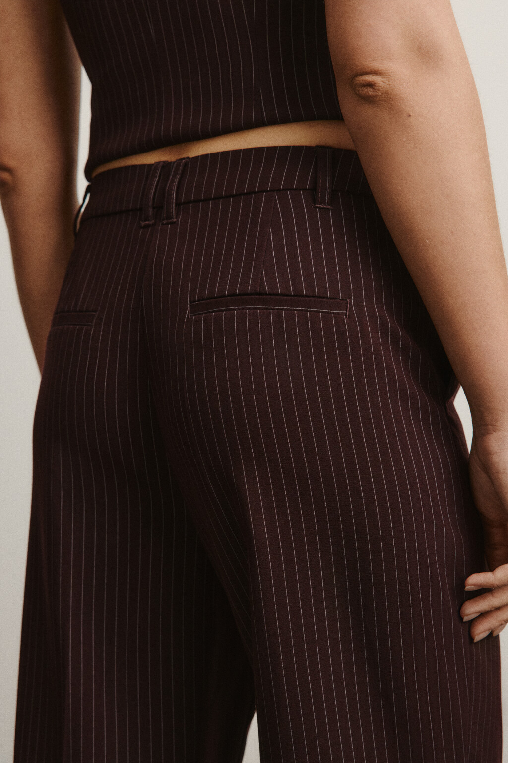 Брюки straight fit костюмные со средней посадкой - цвет бордовый - 6