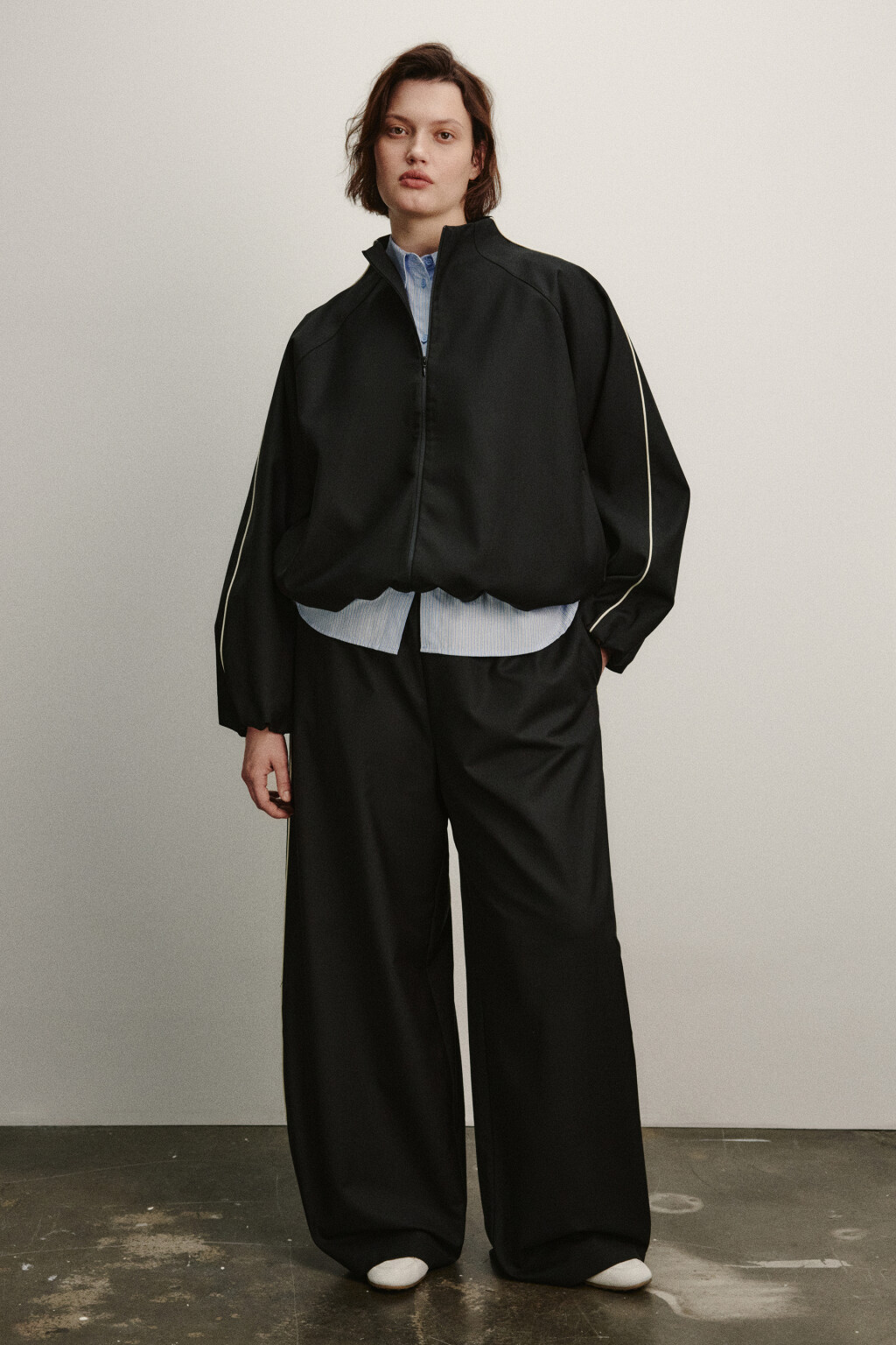 Брюки barrel fit на завязках с лампасами - цвет черный - 4