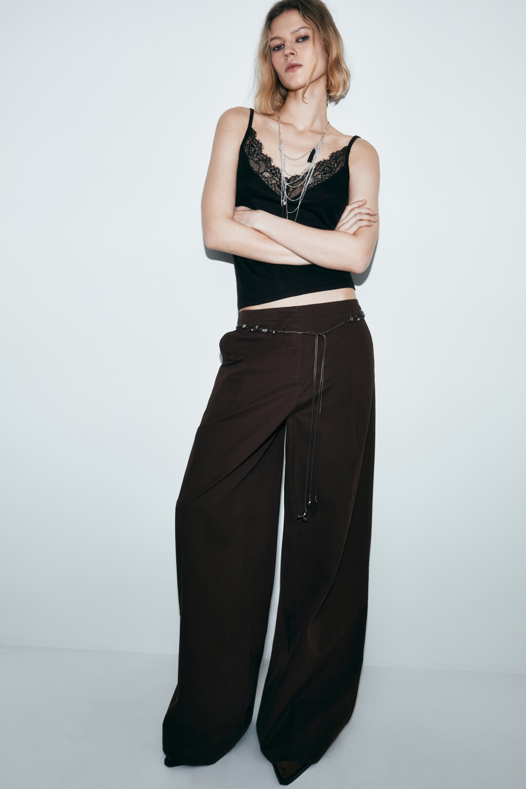 Брюки barrel fit со средней посадкой и поясом - цвет коричневый - 1