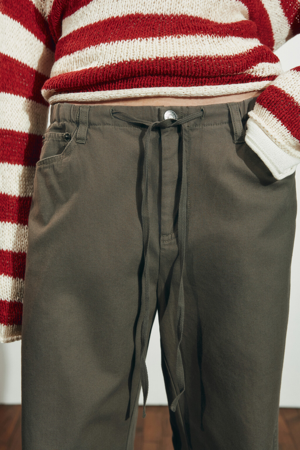 Брюки клеш хлопковые на завязках - цвет зеленый - 5