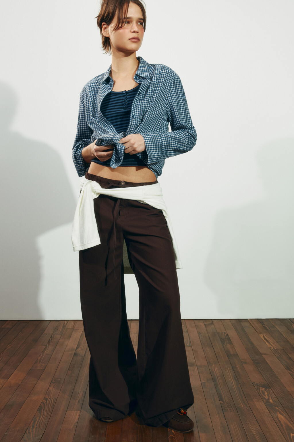 Брюки клеш хлопковые на завязках - цвет коричневый - 1