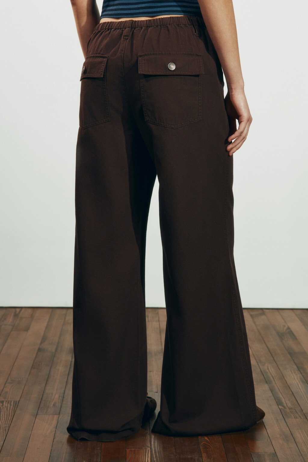 Брюки клеш хлопковые на завязках - цвет коричневый - 3