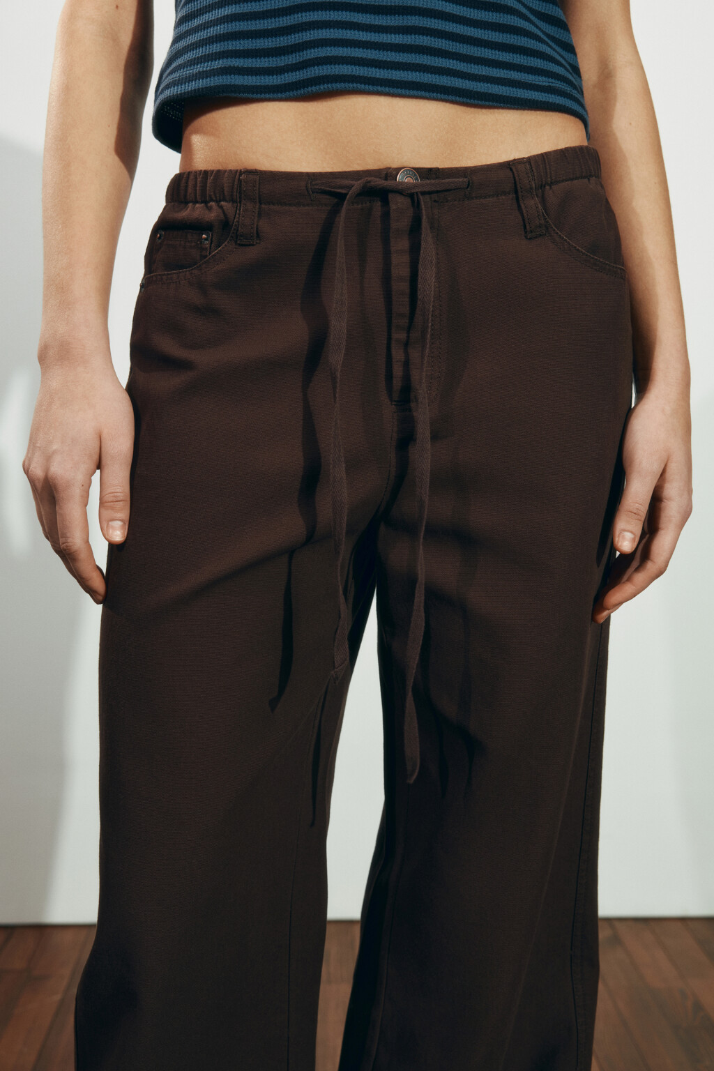Брюки клеш хлопковые на завязках - цвет коричневый - 5