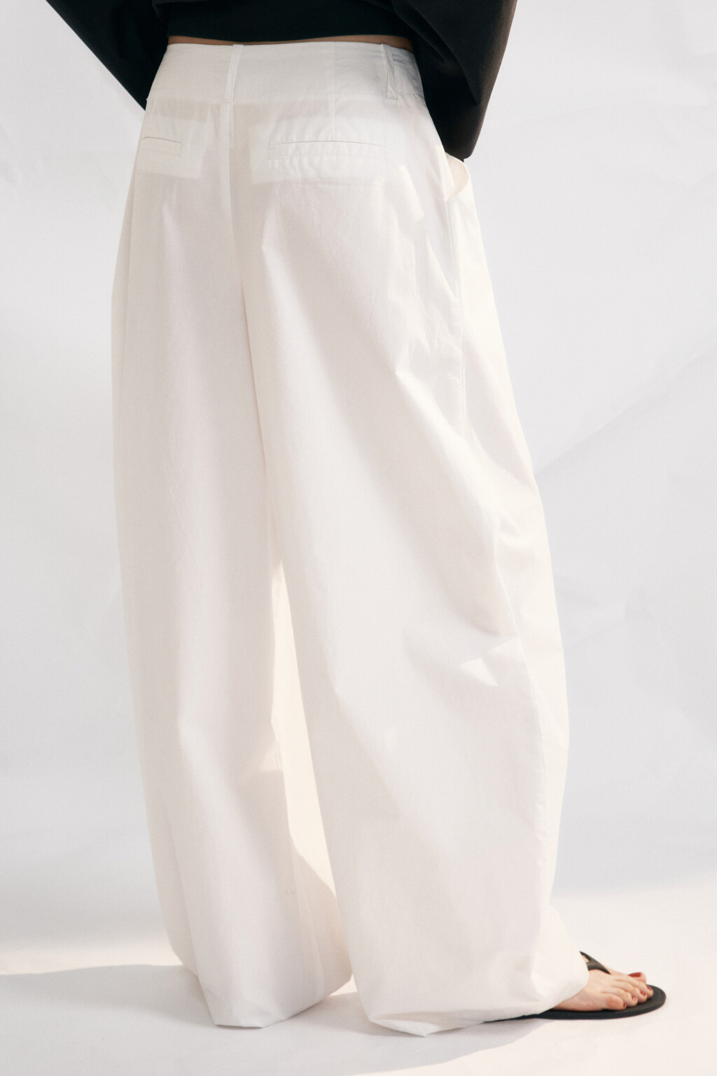 Брюки широкие хлопковые со средней посадкой - цвет белый - 4