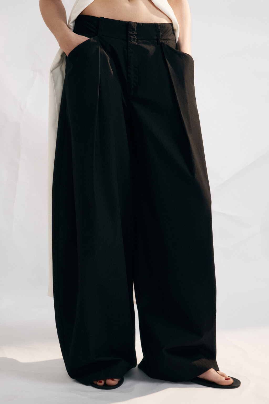 Брюки широкие хлопковые со средней посадкой - цвет черный - 2