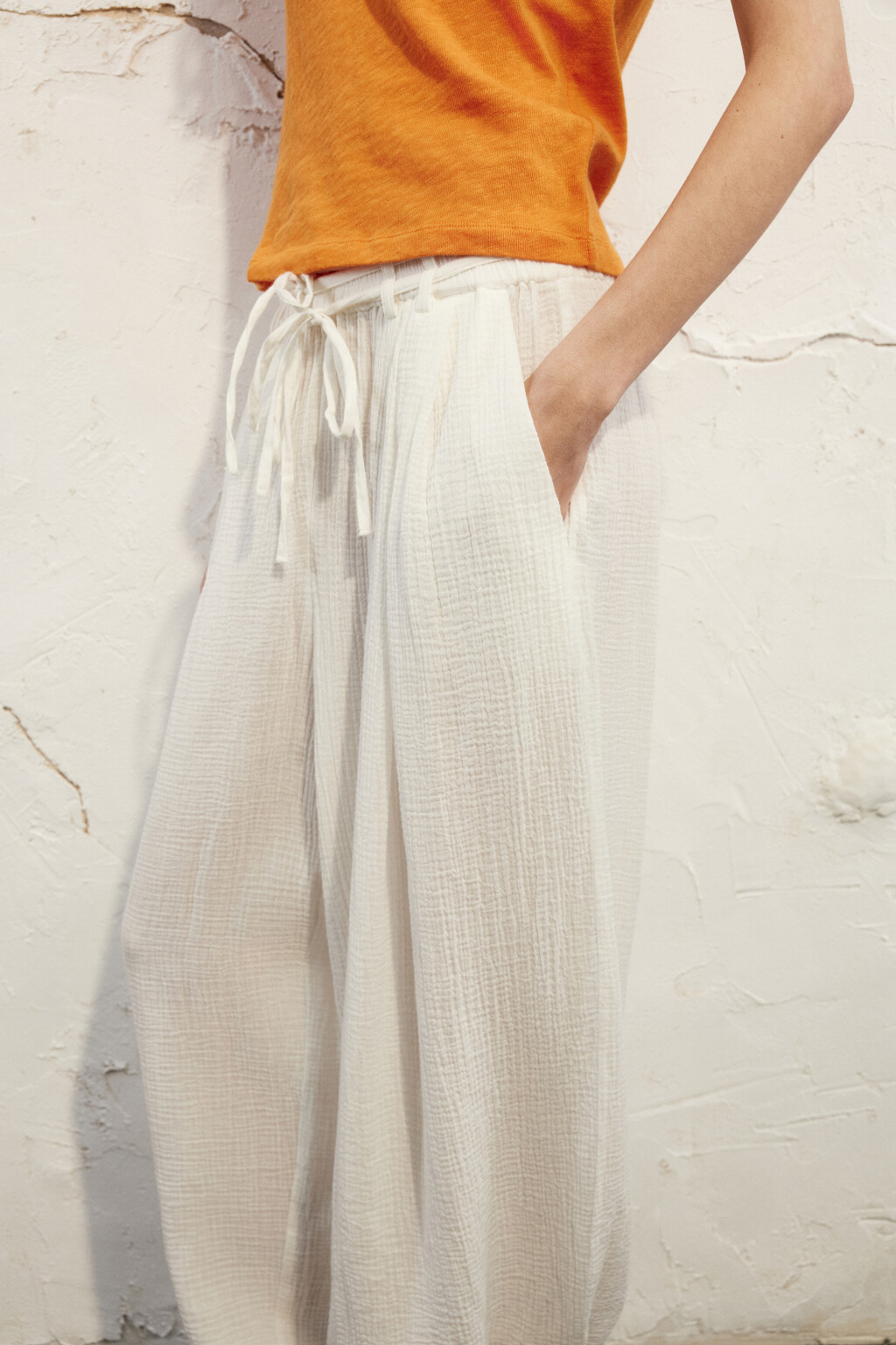 Брюки-аладдины из хлопкового муслина - цвет молочный - 7