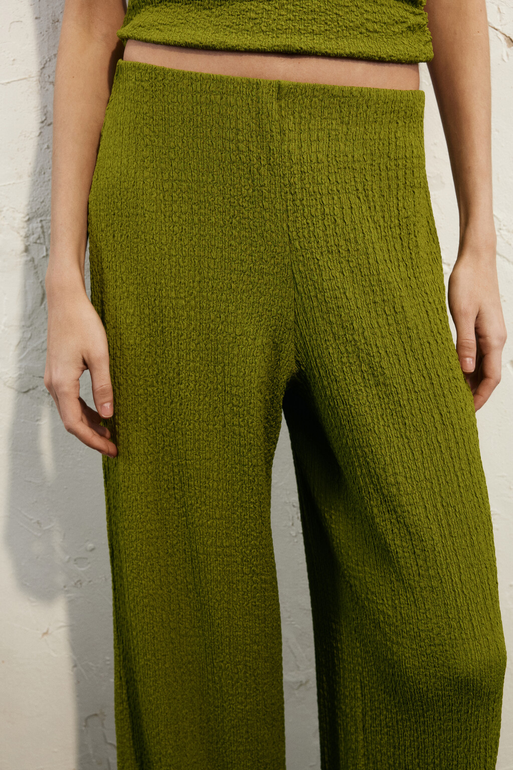 Брюки широкие трикотажные на резинке - цвет зеленый - 6