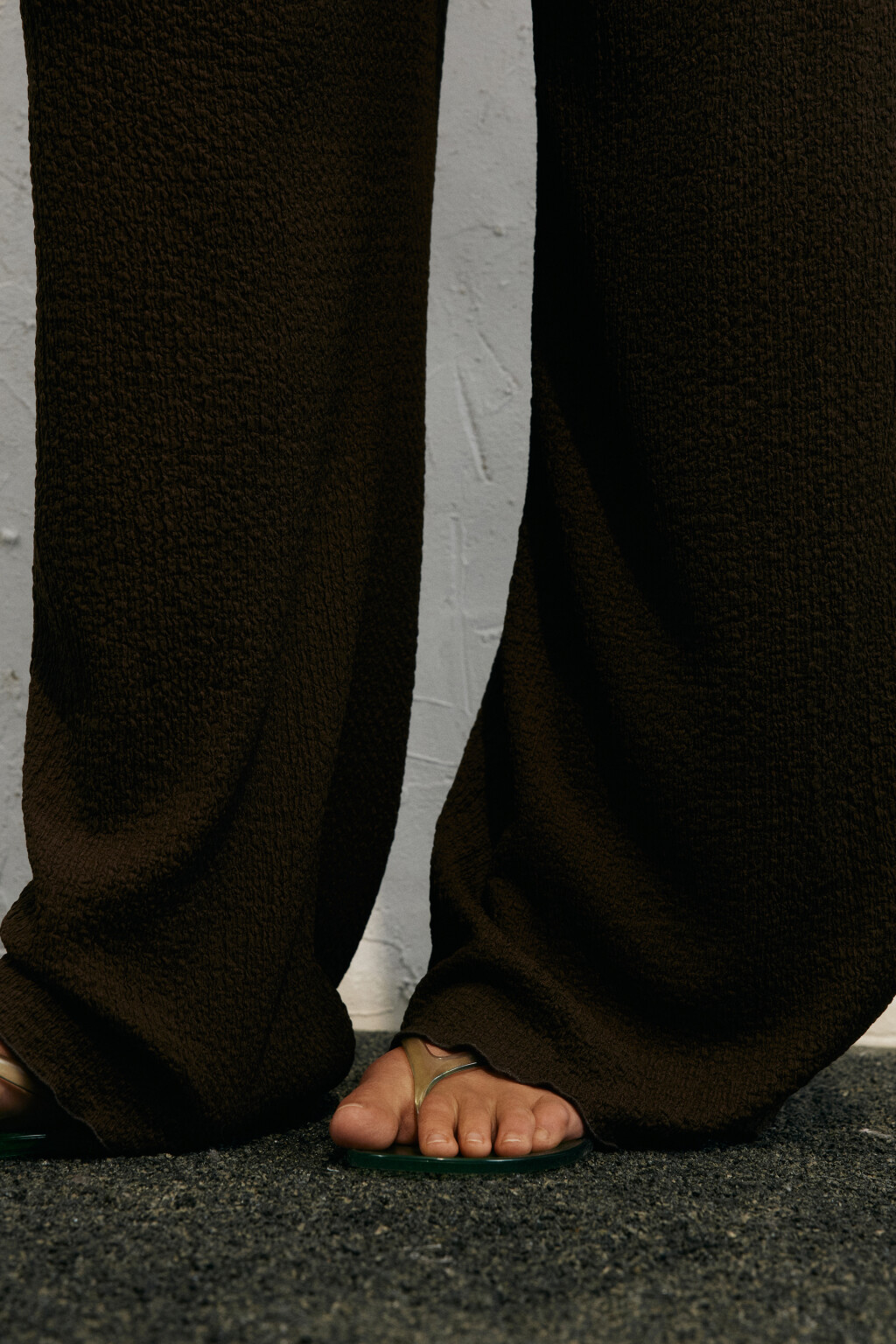 Брюки широкие трикотажные на резинке - цвет коричневый - 7