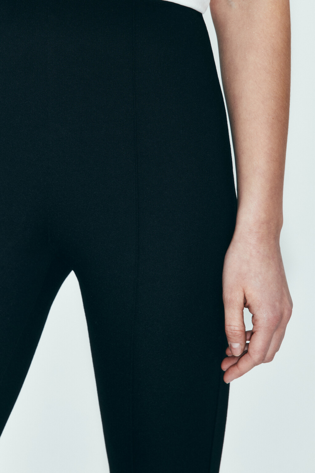 Легинсы облегающие со штрипками - цвет черный - 6