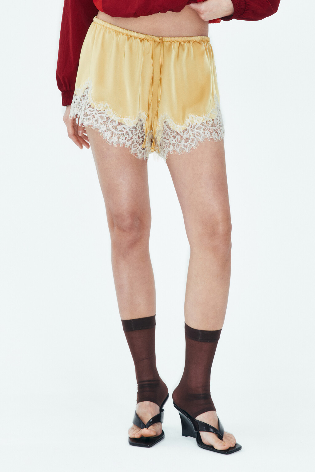 Шорты атласные на завязках с кружевом - цвет ванильный - 4