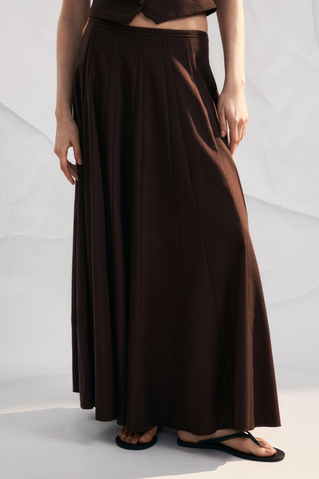 Юбка-трапеция макси с клиньями и льном - цвет коричневый - 2