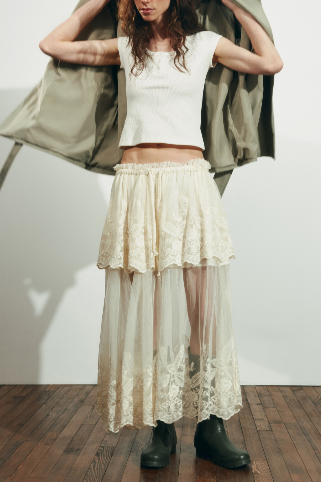 Юбка-трапеция миди двухслойная с узором - цвет молочный - 3