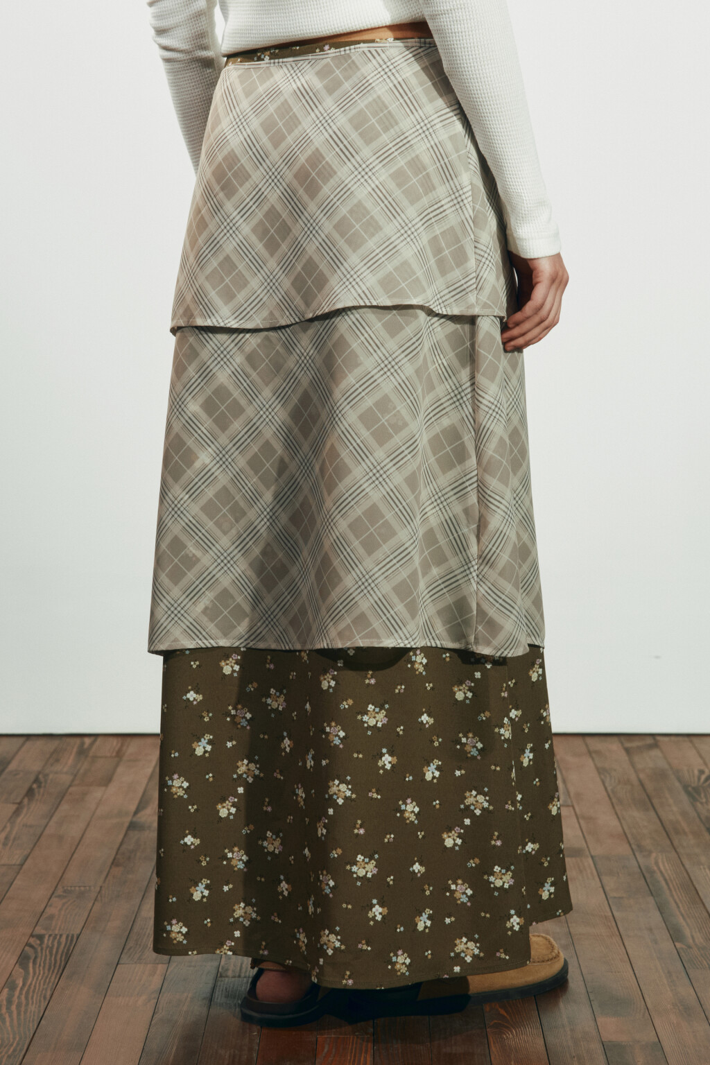 Юбка миди с цветочным принтом и фартуком на запах - цвет зеленый - 4