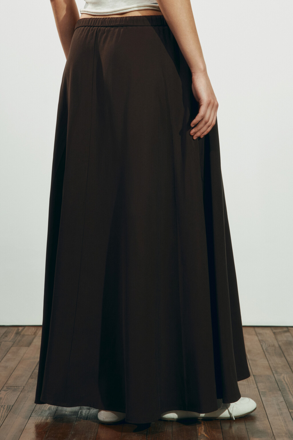 Юбка-трапеция макси  с разрезом на завязках - цвет коричневый - 3