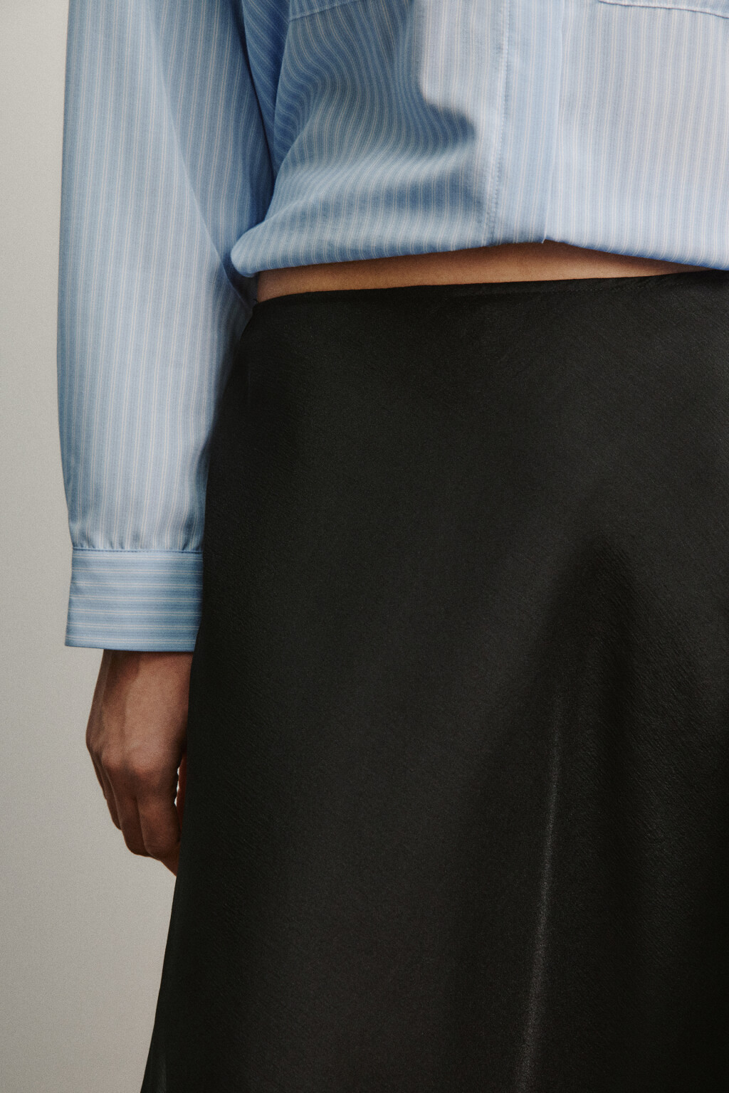 Юбка миди асимметричная со средней посадкой - цвет черный - 5