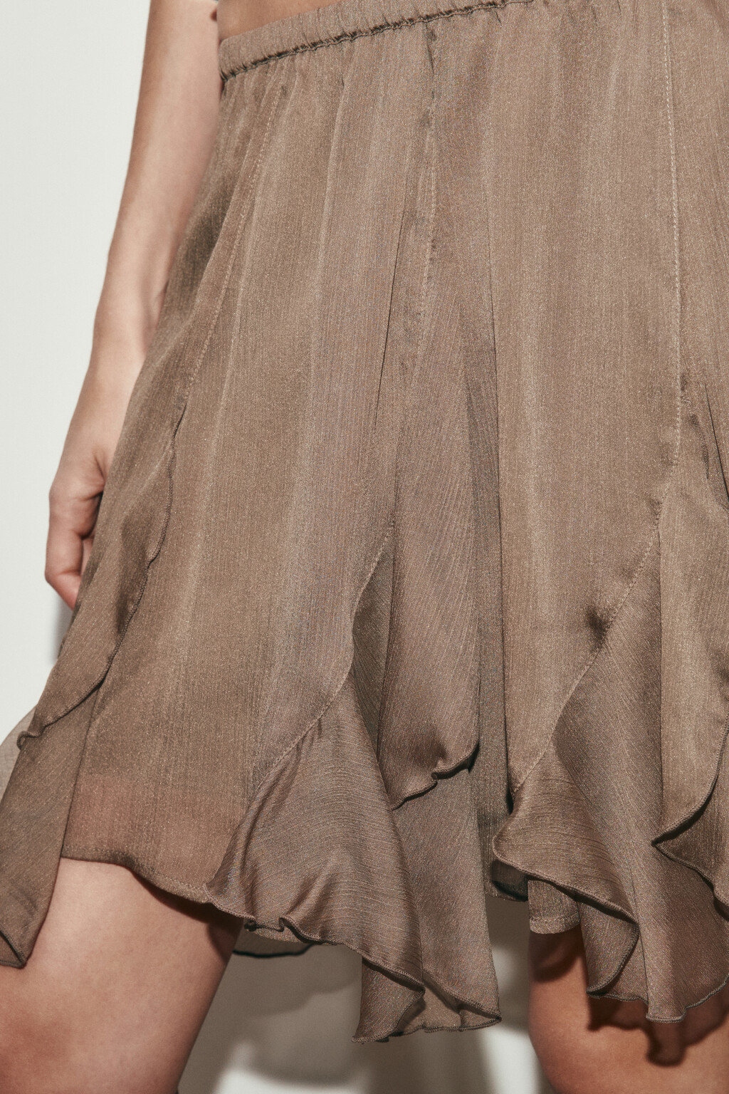 Юбка мини на резинке с воланами - цвет коричневый - 6